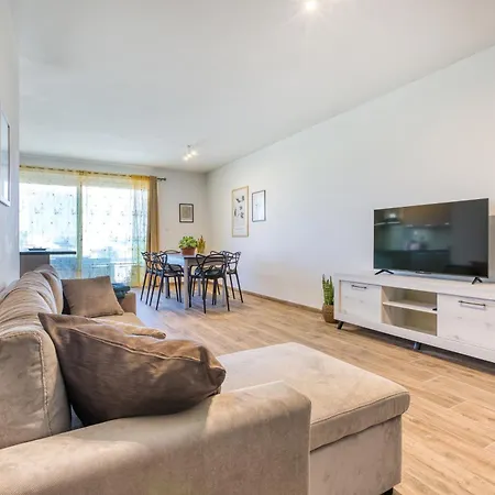 Bright & Cosy 3br With Private Balcony & Wifi By 360 Estates *