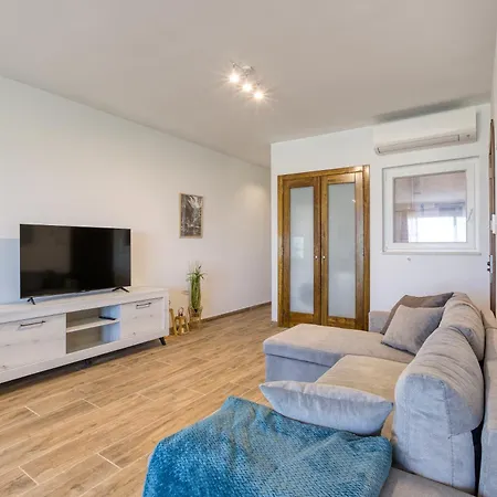 Bright & Cosy 3br With Private Balcony & Wifi By 360 Estates דירה Dingli