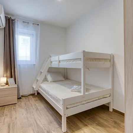 Bright & Cosy 3br With Private Balcony & Wifi By 360 Estates *