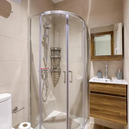 דירה Bright & Cosy 3br With Private Balcony & Wifi By 360 Estates