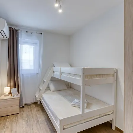 Bright & Cosy 3br With Private Balcony & Wifi By 360 Estates